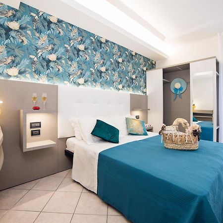 Viva Beach Hotel Rimini Exterior photo