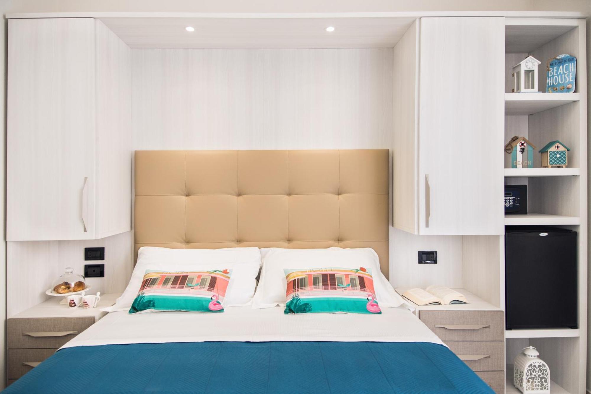 Viva Beach Hotel Rimini Exterior photo