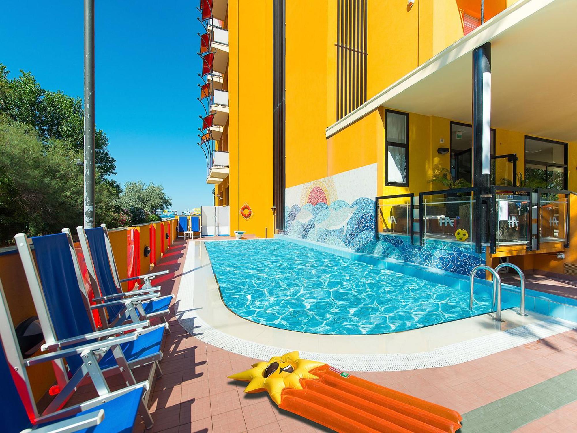 Viva Beach Hotel Rimini Exterior photo