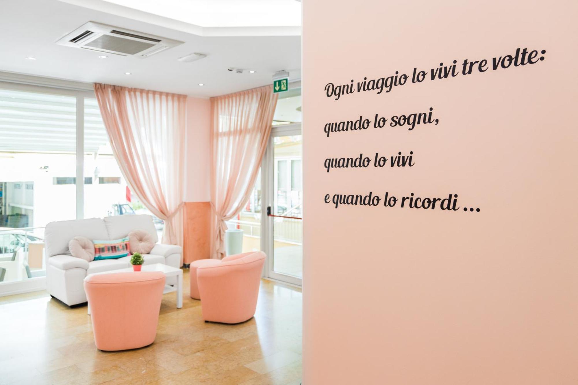 Viva Beach Hotel Rimini Exterior photo