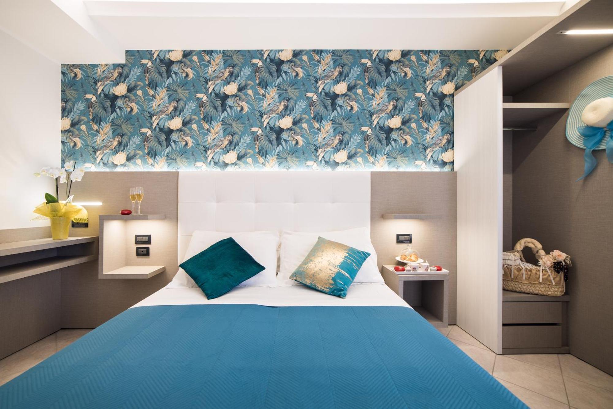 Viva Beach Hotel Rimini Exterior photo