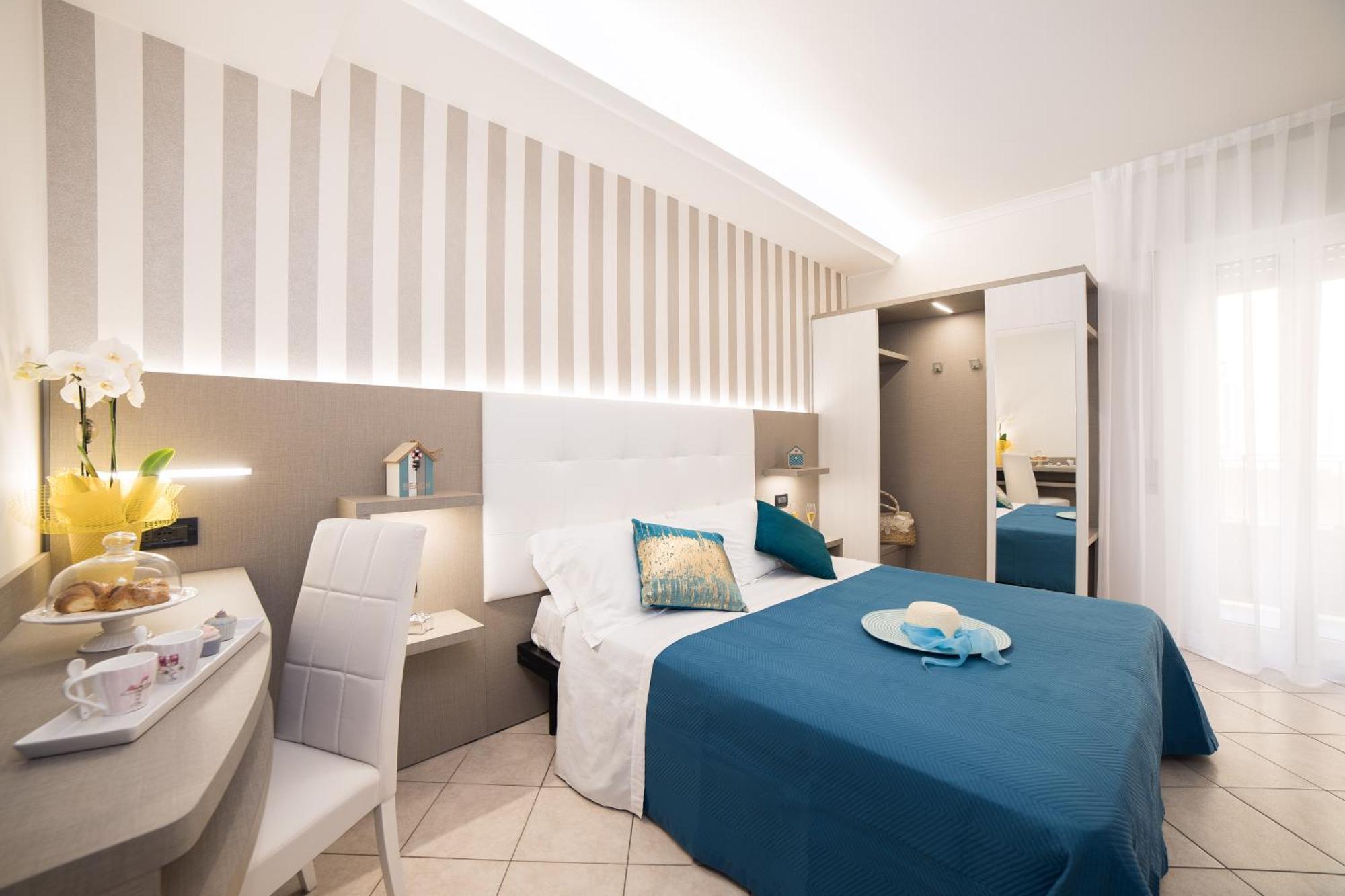 Viva Beach Hotel Rimini Exterior photo